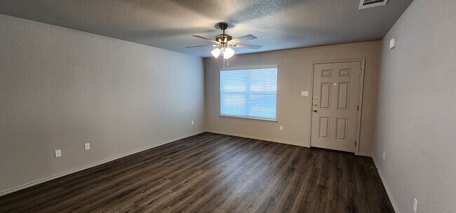 Foto del edificio - 3 Bedroom 2 Bath Duplex in Copperas Cove V...