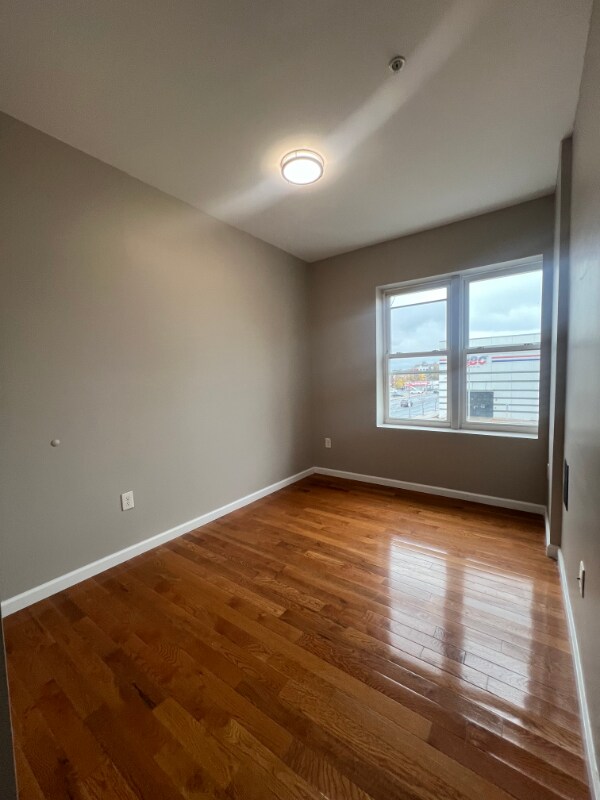 Building Photo - 58 Steuben St