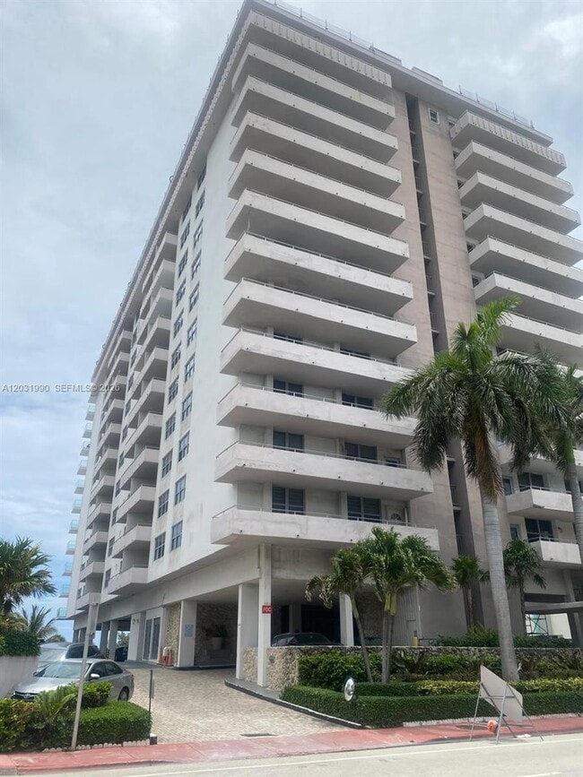 Building Photo - 9225 Collins Ave