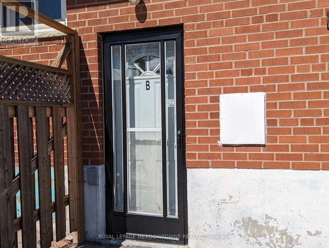 Building Photo - 240 Wellesworth Dr