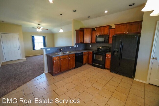 Foto del edificio - 3 br, 2 bath House - 7812 Sunny Pointe Ln