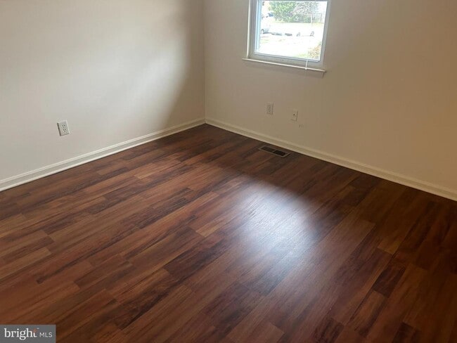 Building Photo - 8838 Walutes Cir