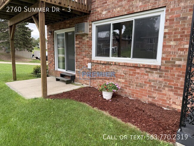 Foto del edificio - 2760 Summer Dr