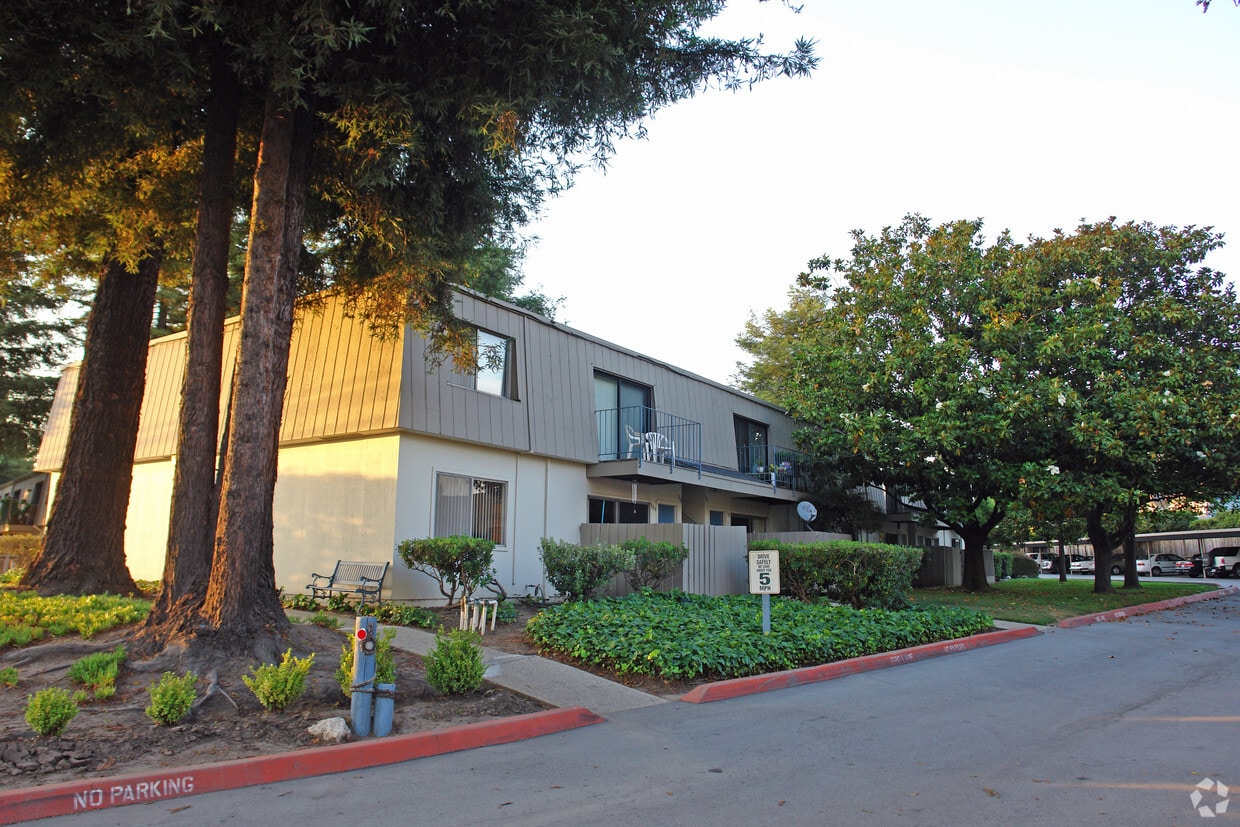 Building Photo - Bay Avenue Senior Apartments