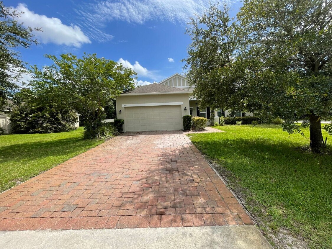 Foto principal - BEAUTIFUL 3 bedroom 2 bathroom Home in Nor...