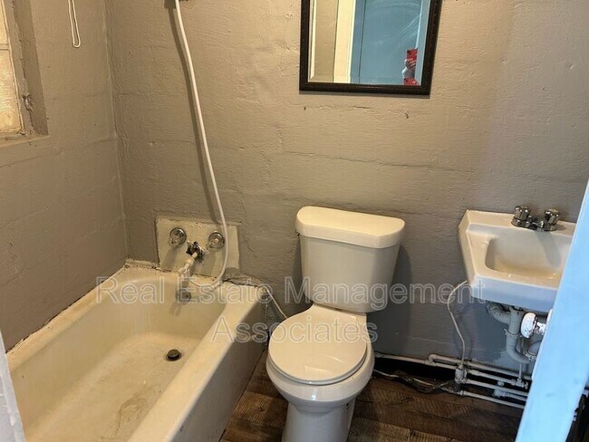 Foto del edificio - 225 N 3rd St