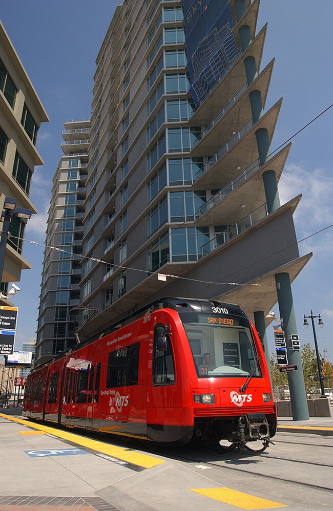 Building Photo - 1080 Park Blvd Unit 1308