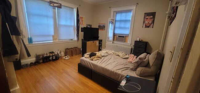 Building Photo - Get a $500 rebate on this Underpriced Luxu...