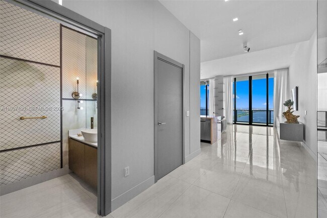 Foto del edificio - 480 NE 31st St