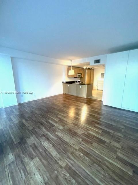Building Photo - 10275 Collins Ave