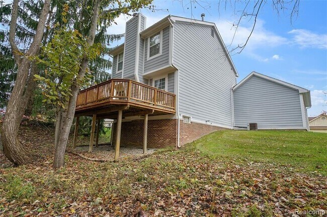 Foto del edificio - 41306 Cornell Dr