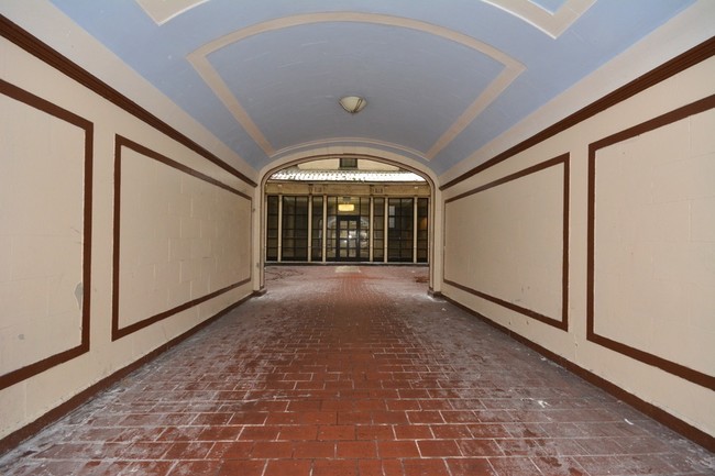 Courtyard - 56 Fort Washington Ave