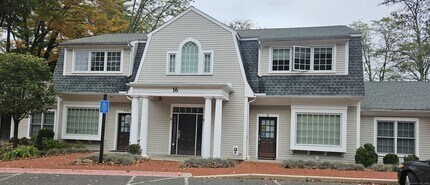 Building Photo - 16 Brick Walk Ln