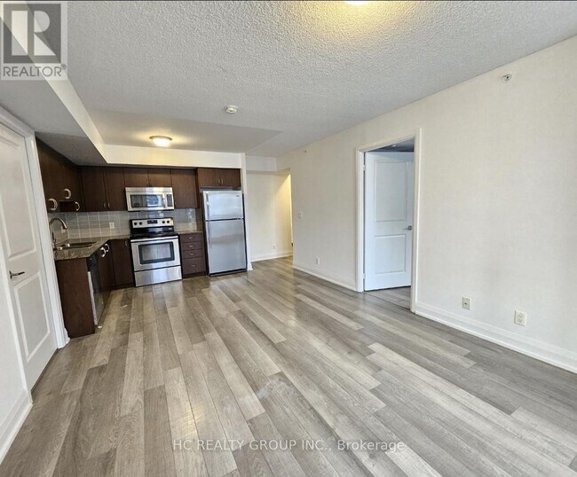 Photo du bâtiment - 376 Hwy 7