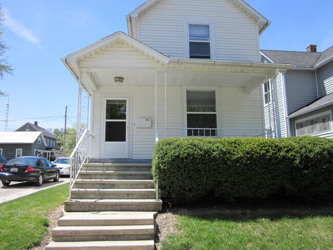 Building Photo - 194 Circular St