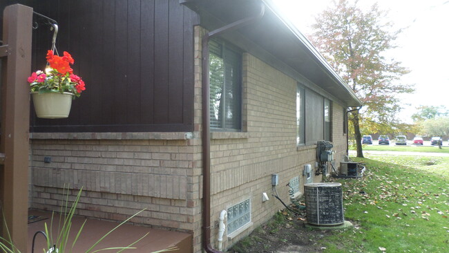Building Photo - 33825 Hooker Rd