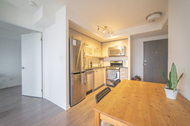 Building Photo - 68 Abell St