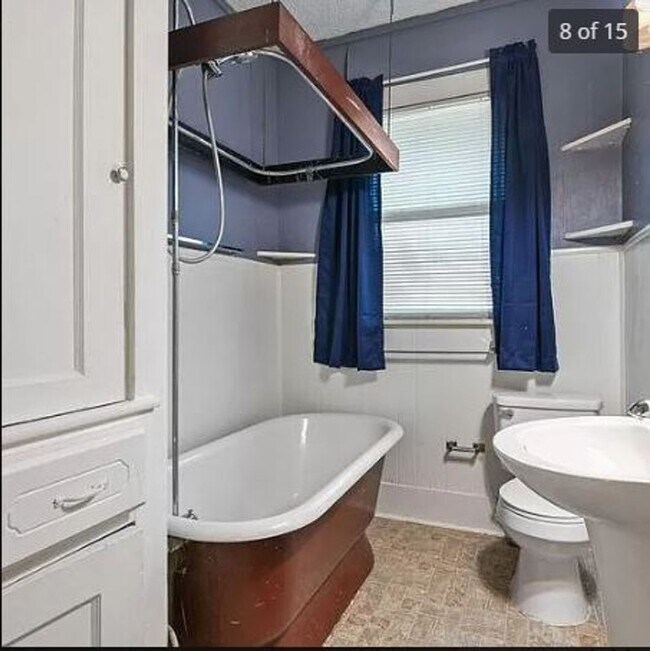 Foto del edificio - Cute & Clean 2-Bedroom Home for Rent Charming Updates & Great Amenities!