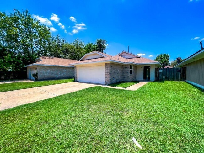 Building Photo - 3758 Varla Ln