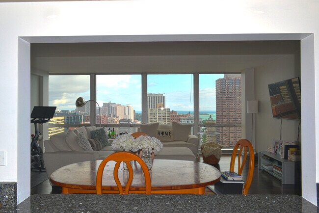 Foto del edificio - 330 W Diversey Pkwy