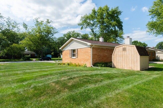 Building Photo - West Lafayette Schools Beautiful Home, Sho...