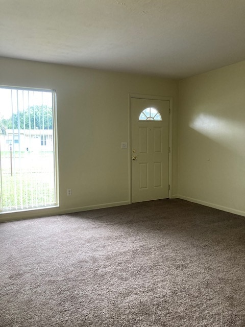Building Photo - 943 N Village Dr