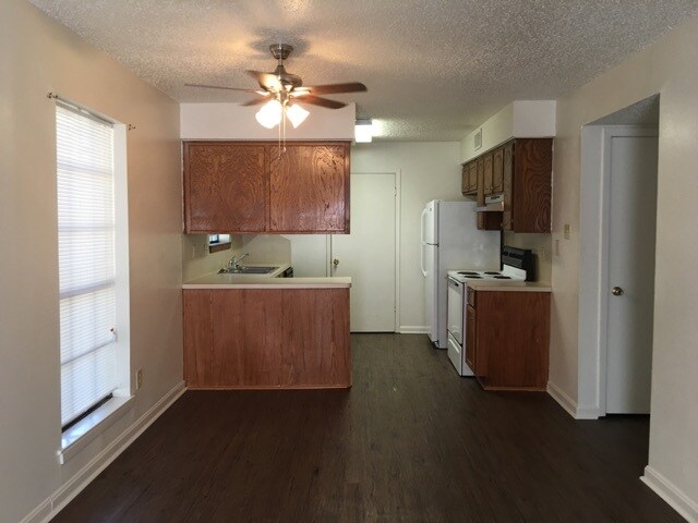 Building Photo - 1717 Shely St