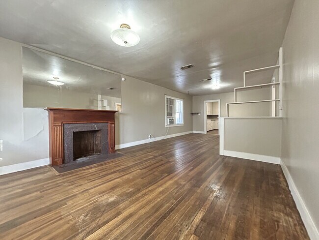 Foto del edificio - 2-Bedroom Home with Spacious 1267 Sq Ft in...