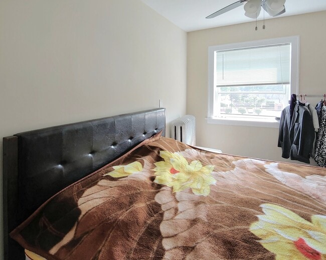 Foto del edificio - 4815 N Springfield Ave