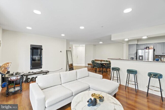 Foto del edificio - 6601 Thackwell Way