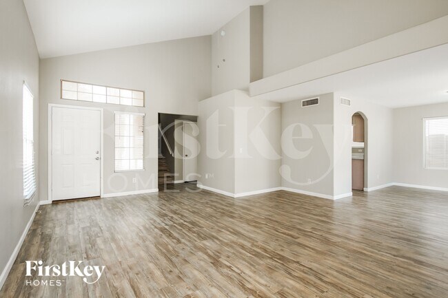 Foto del edificio - 7570 W Comet Ave