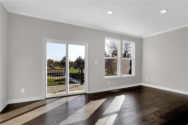 Building Photo - 1559 Bellefontaine St