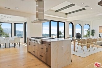 Building Photo - 1666 Summitridge Dr