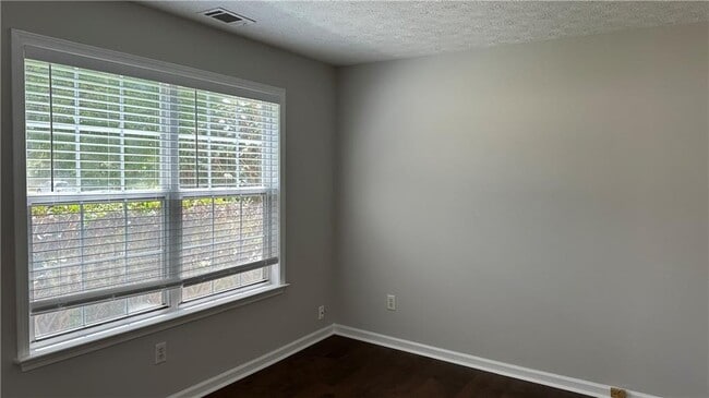Building Photo - 1830 Westwind Dr