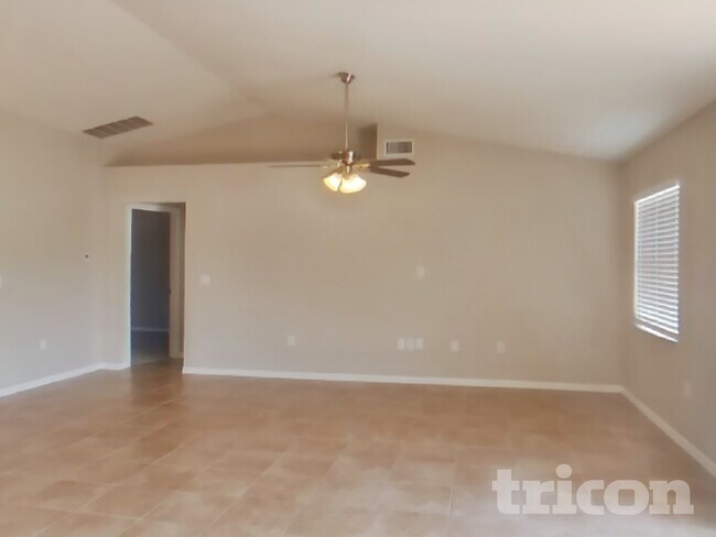 Foto del edificio - 2257 Barn Owl Ave