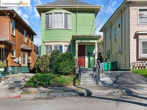 Building Photo - 698 Brockhurst St