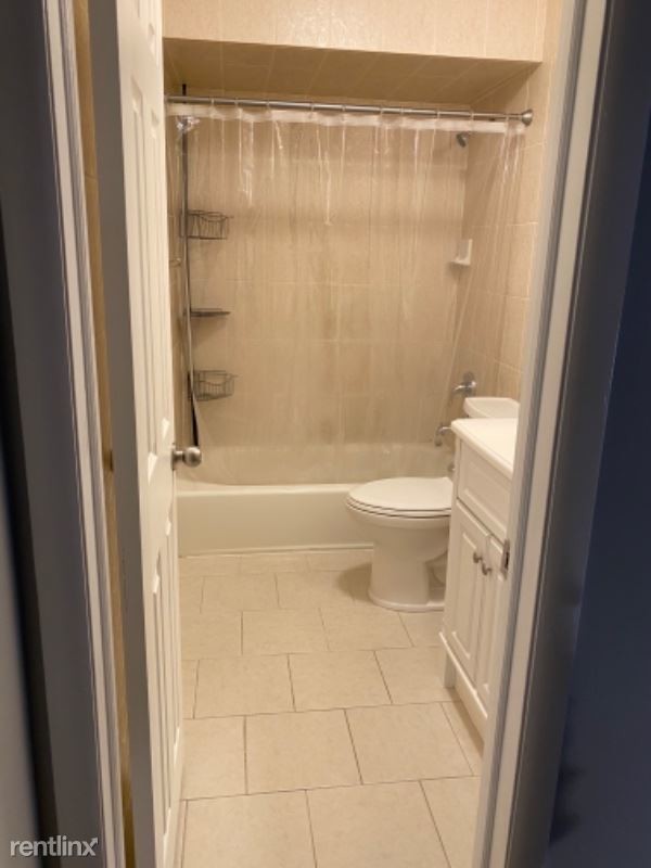 Foto del edificio - 2 br, 1.5 bath Townhome - 221 Carlyle Grn