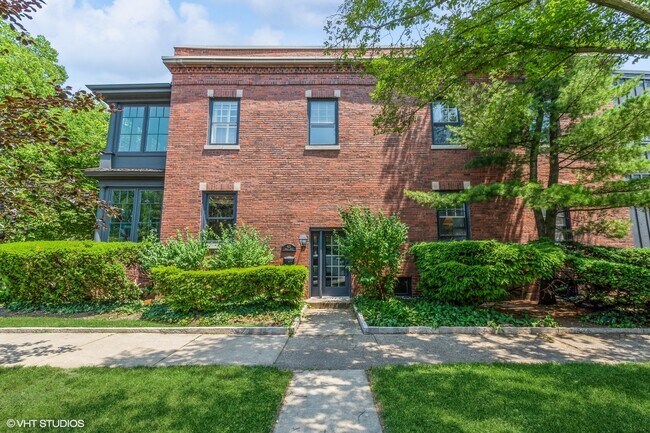 Foto del edificio - 621 Hinman Ave