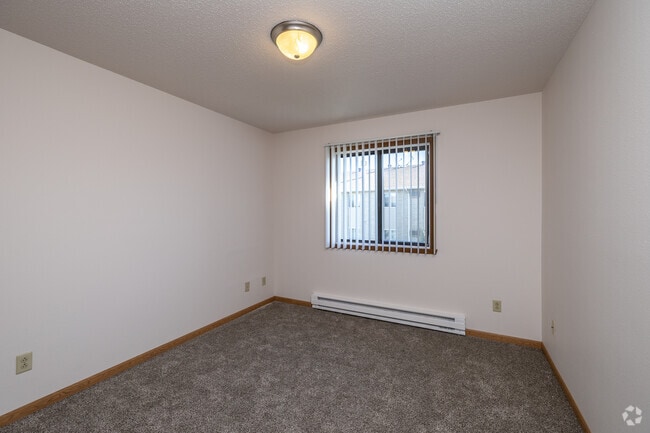 2BR, 1BA - 830SF - Primary Bedroom - Citi-Park