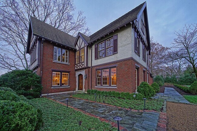 Building Photo - Stunning English Tudor 4BE/3.5BA in PRIME ...
