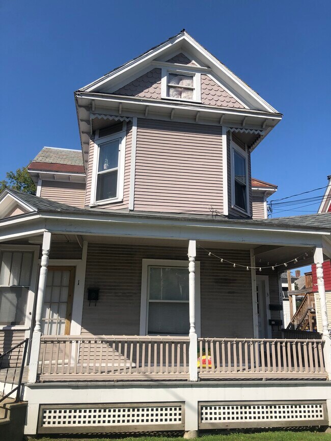 Foto del edificio - 119 N Willard St