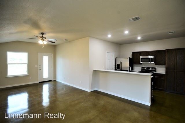 Building Photo - 3 br, 2 bath House - 104 B Lowes Blvd.