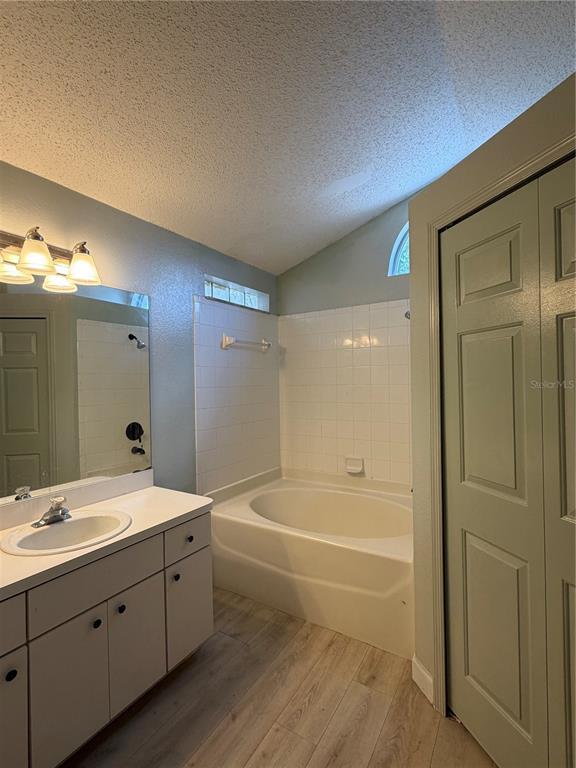 Foto del edificio - 6623 Summer Haven Dr