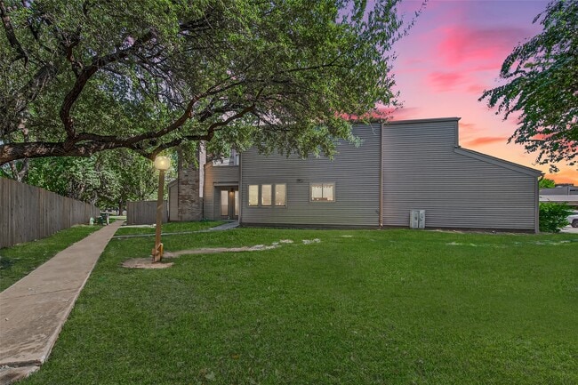 Foto del edificio - 1422 Chardonnay Dr