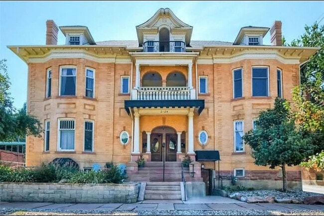 Building Photo - 2124 E 17th Ave
