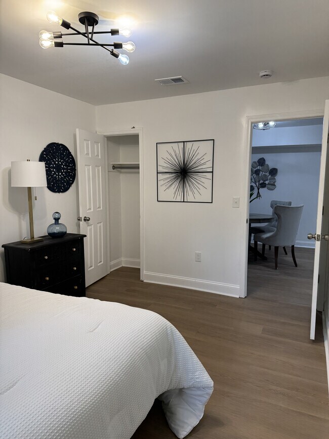 Foto del edificio - 3048 Cherry Blossom Ln