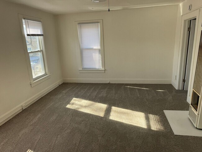 Building Photo - nre1001