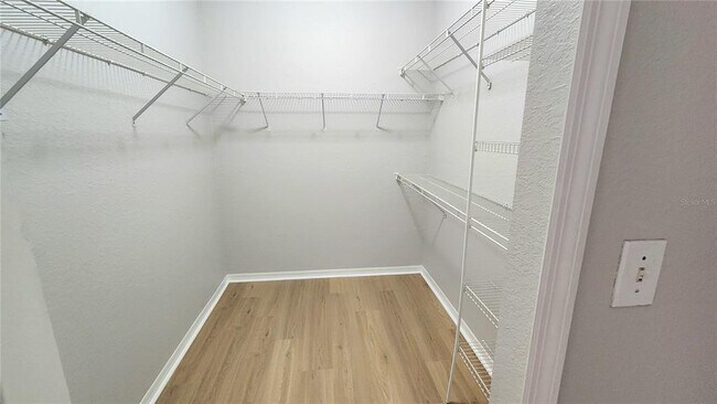 Foto del edificio - 5713 Legacy Crescent Pl