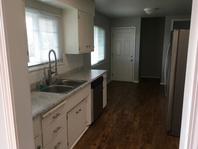 Foto del edificio - South Redding 2-Story Home, located in cul-de-sac