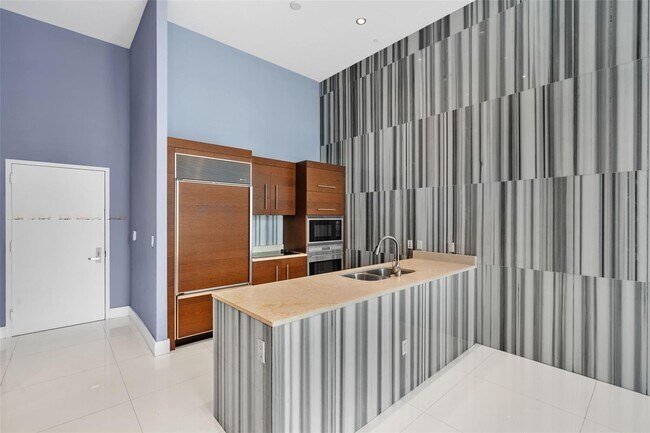 Foto del edificio - 475 Brickell Ave